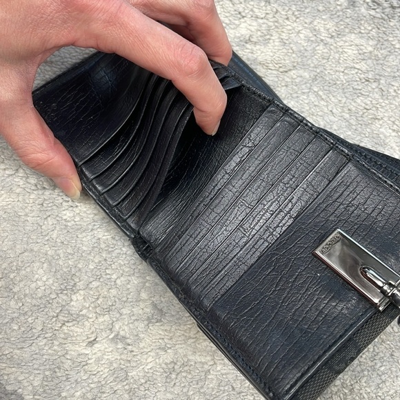 Vintage Gucci Monogram GG Bifold Wallet Black Canvas Metal Clasp Horsebit - Picture 15 of 17